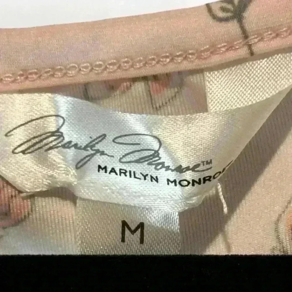 Marilyn Monroe Women's Floral V-Neck Blouse Pink Size M Casual Spring - Picture 4 of 4